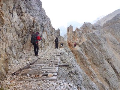 012-Auf dem Friedensweg